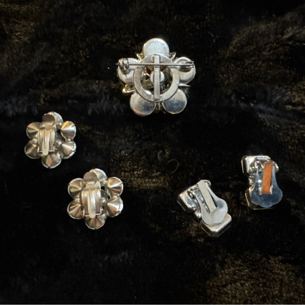 Elegant Vintage Crystal costume Jewelry Set - Picture 2 of 2